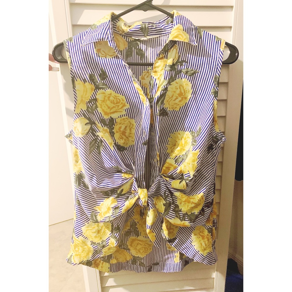 Summer Blouse! Size M